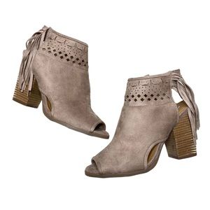 NOT RATED Heeled Open Toe Laser Cut Fringe Heels Size 9.5